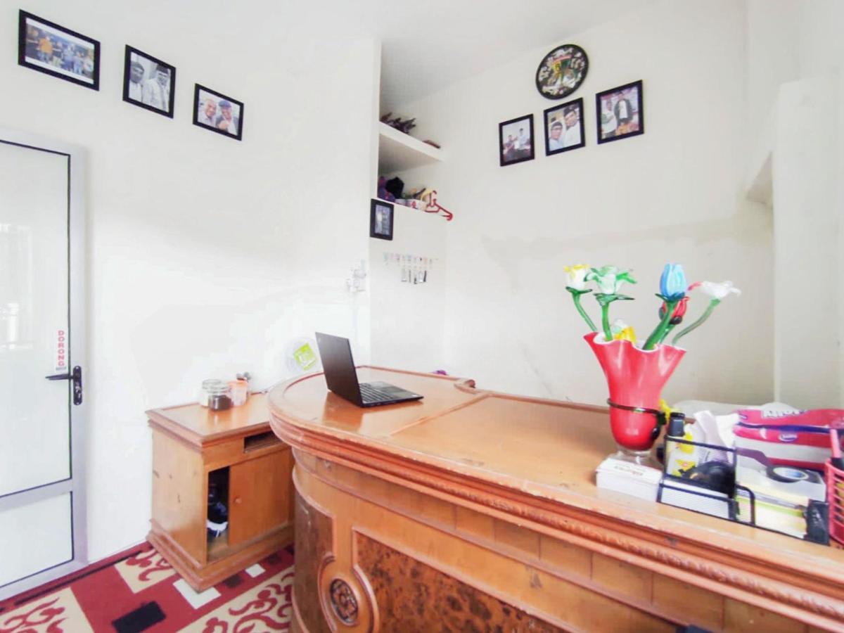 RedDoorz Syariah near Pasar Aur Kuning Hotel Bukittinggi Luaran gambar