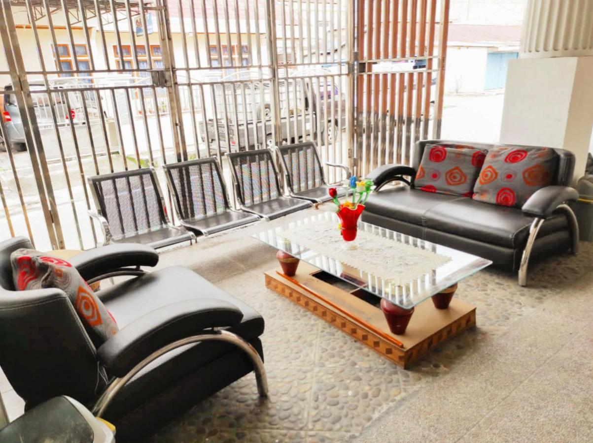 RedDoorz Syariah near Pasar Aur Kuning Hotel Bukittinggi Luaran gambar
