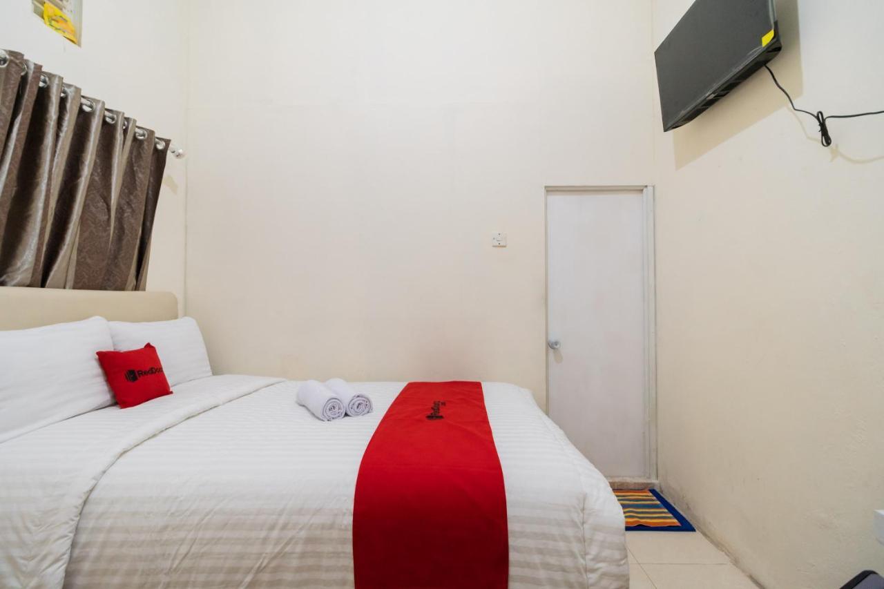 RedDoorz Syariah near Pasar Aur Kuning Hotel Bukittinggi Luaran gambar