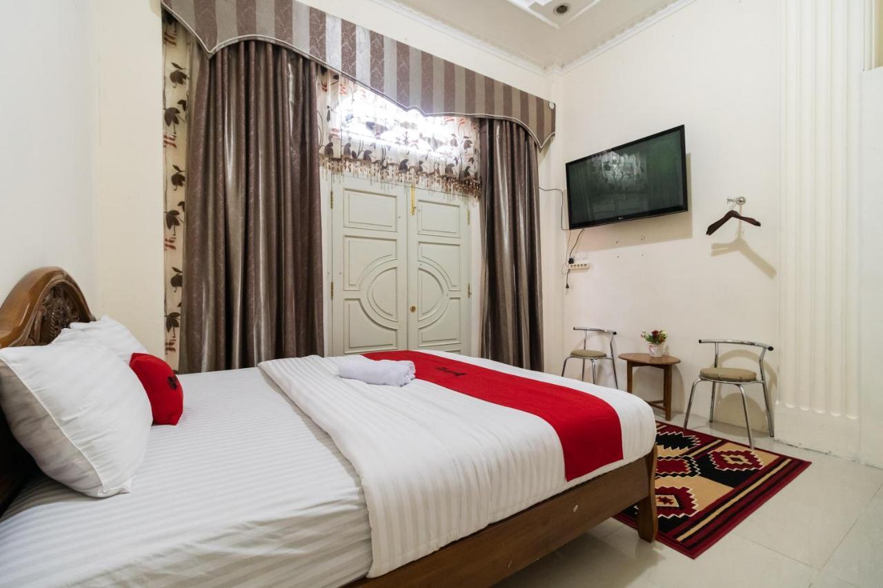 RedDoorz Syariah near Pasar Aur Kuning Hotel Bukittinggi Luaran gambar