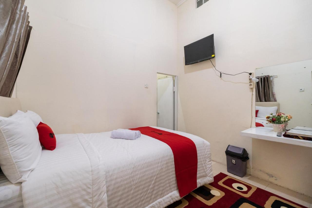 RedDoorz Syariah near Pasar Aur Kuning Hotel Bukittinggi Luaran gambar