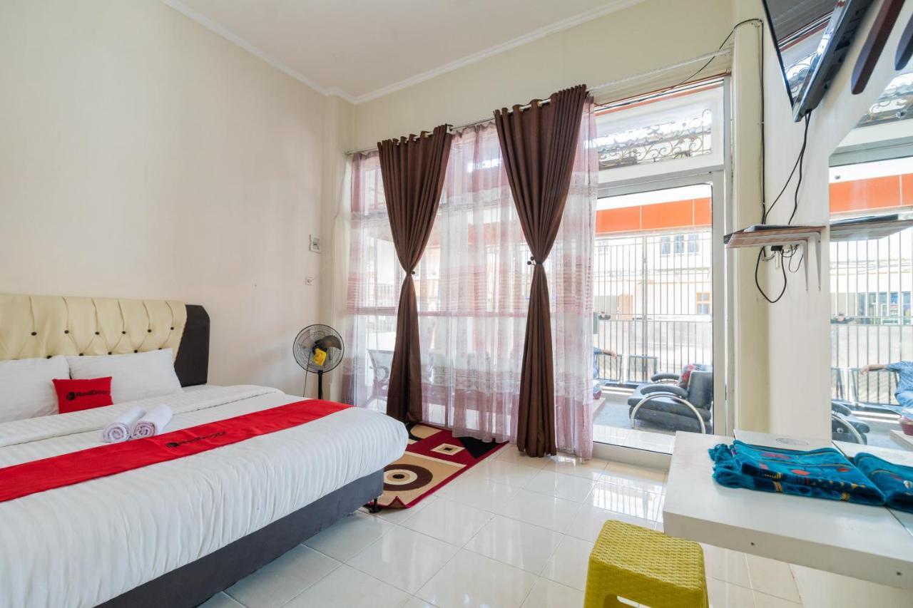 RedDoorz Syariah near Pasar Aur Kuning Hotel Bukittinggi Luaran gambar