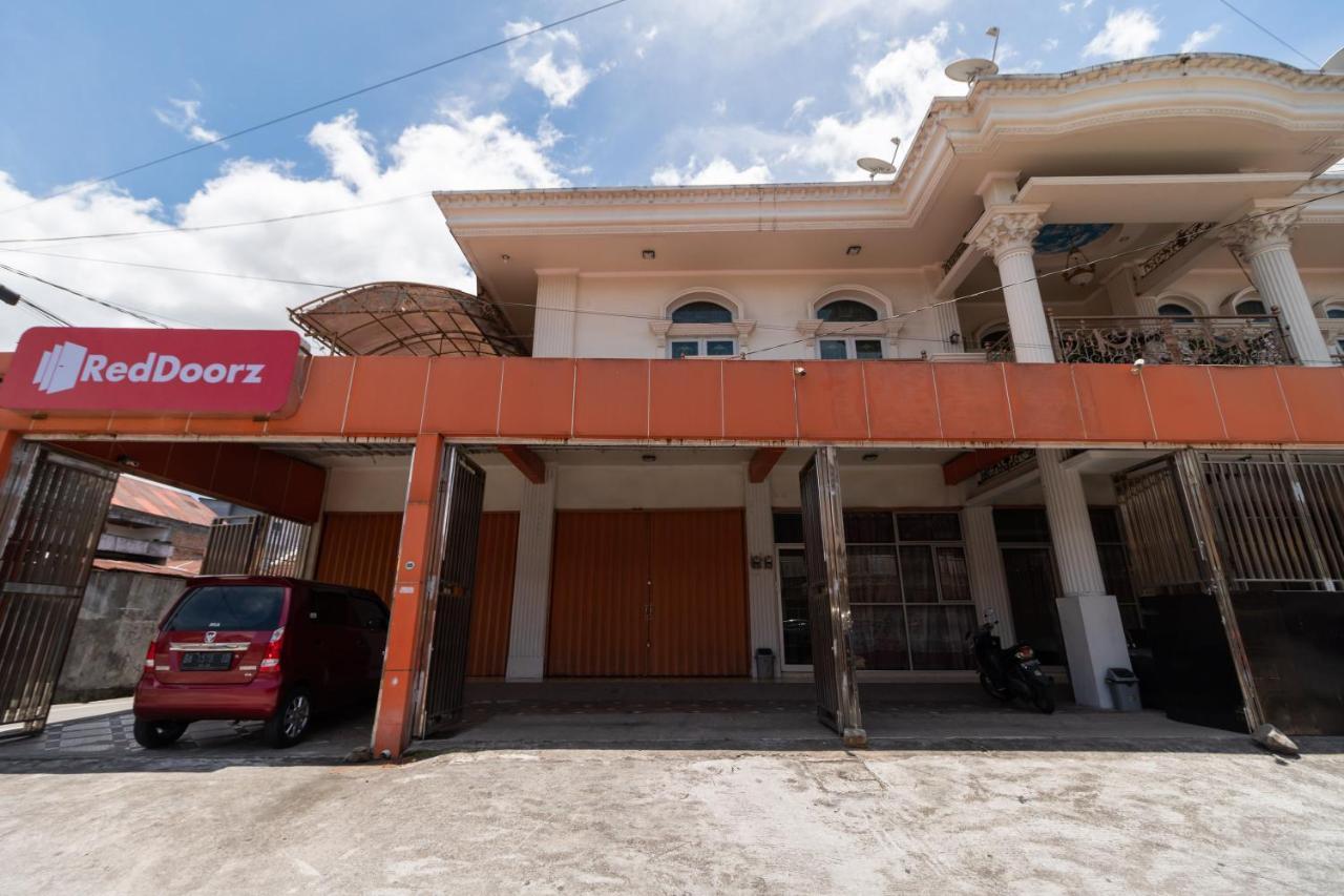 RedDoorz Syariah near Pasar Aur Kuning Hotel Bukittinggi Luaran gambar