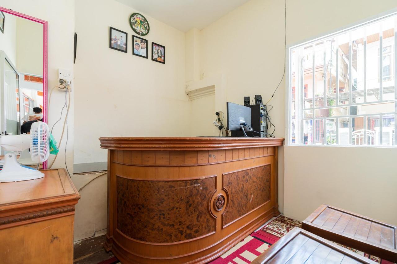 RedDoorz Syariah near Pasar Aur Kuning Hotel Bukittinggi Luaran gambar