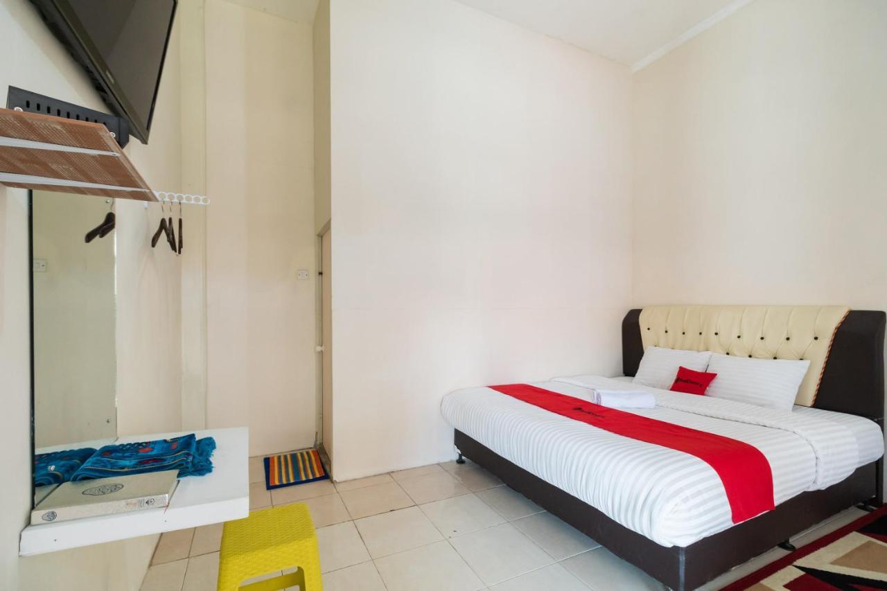 RedDoorz Syariah near Pasar Aur Kuning Hotel Bukittinggi Luaran gambar