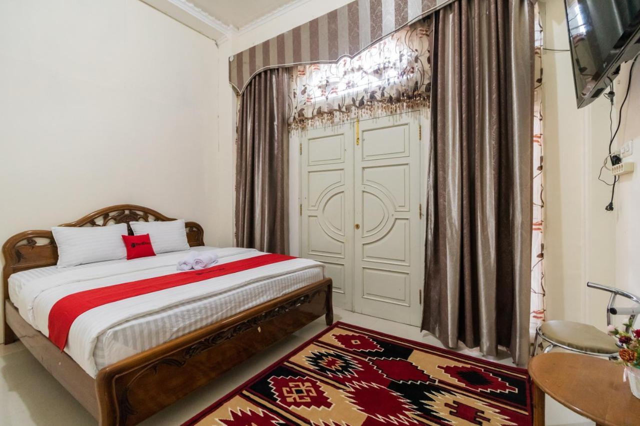 RedDoorz Syariah near Pasar Aur Kuning Hotel Bukittinggi Luaran gambar