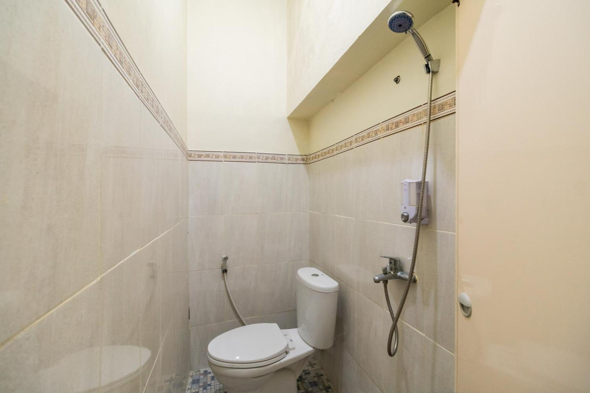 RedDoorz Syariah near Pasar Aur Kuning Hotel Bukittinggi Bilik gambar